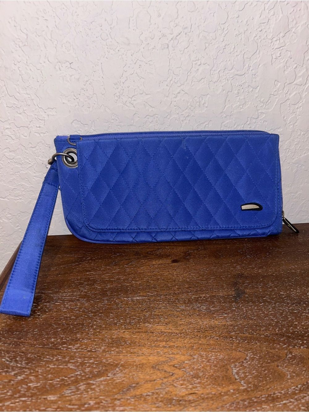 Travelon Quilted Card Holder Slot Wallet Wristlet